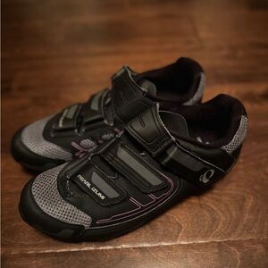 Pearl Izumi Women's Black and Purple Cycling Shoes